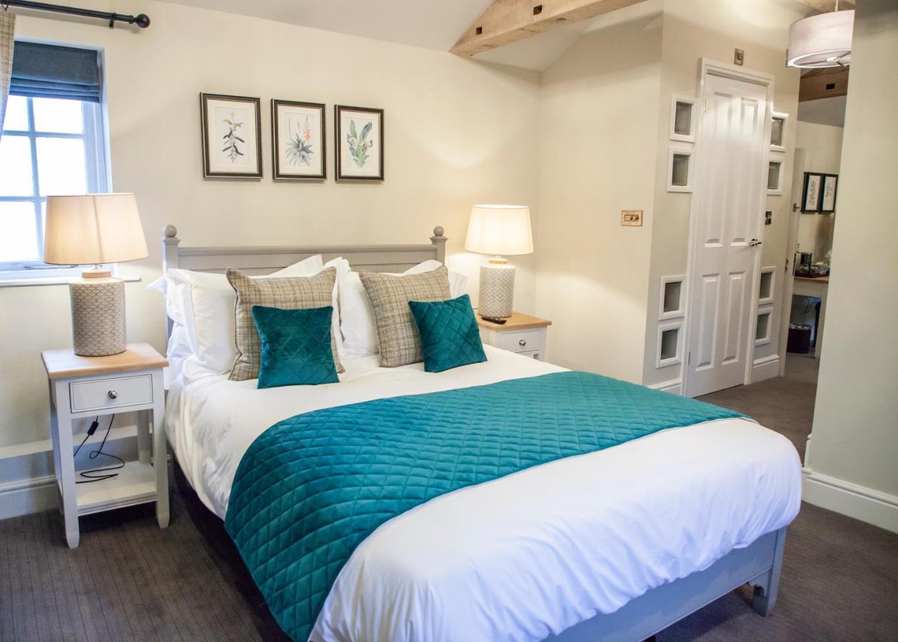 The Bell - Brunning And Price Hotel Alderminster Bagian luar foto