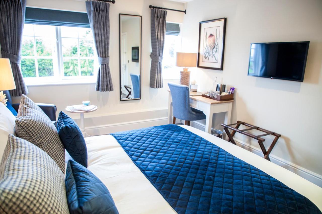 The Bell - Brunning And Price Hotel Alderminster Bagian luar foto