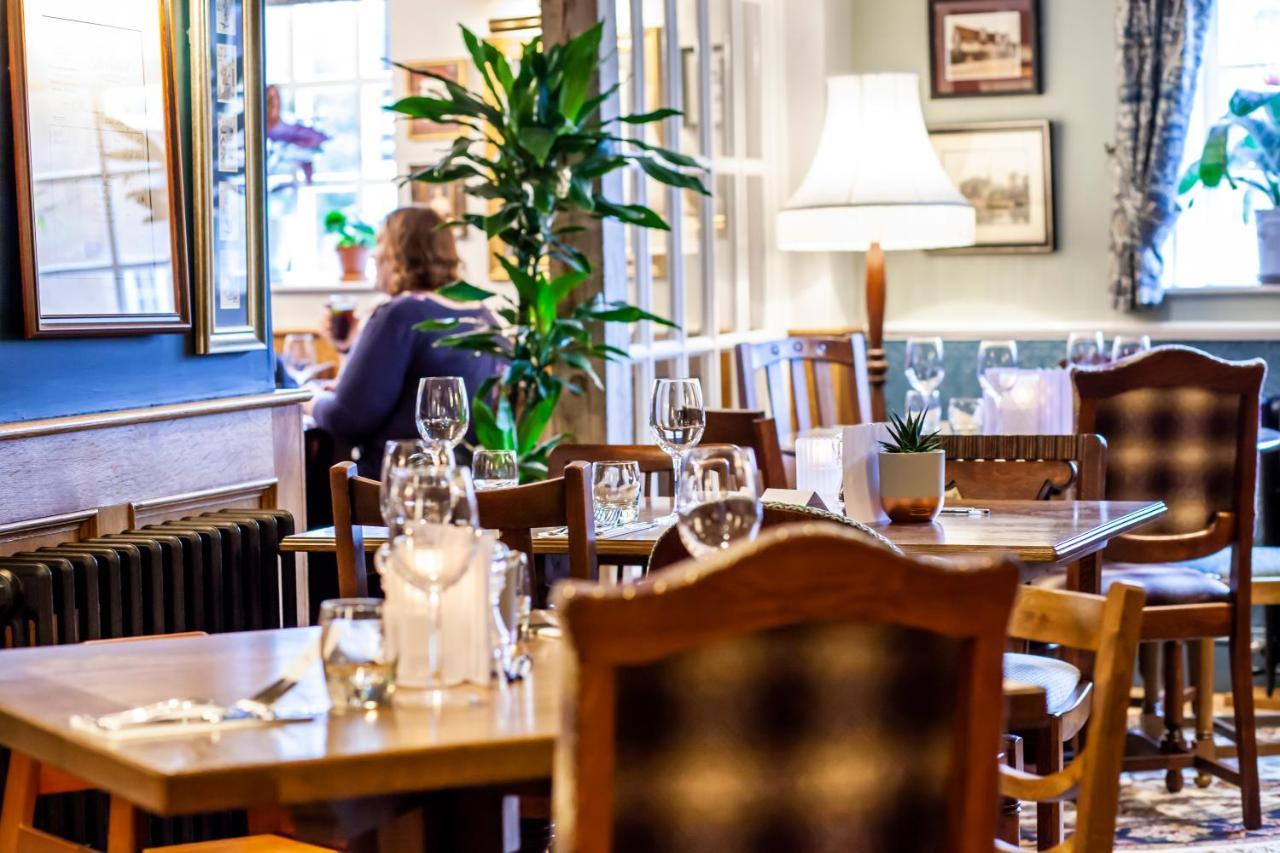 The Bell - Brunning And Price Hotel Alderminster Bagian luar foto